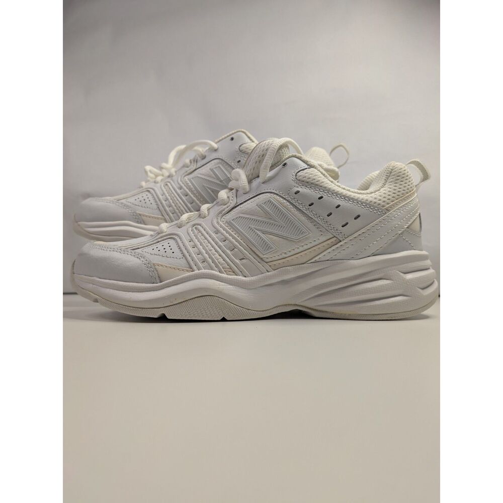 New Balance 608 Women's White Leather Training Sneakers Size 6 Wide